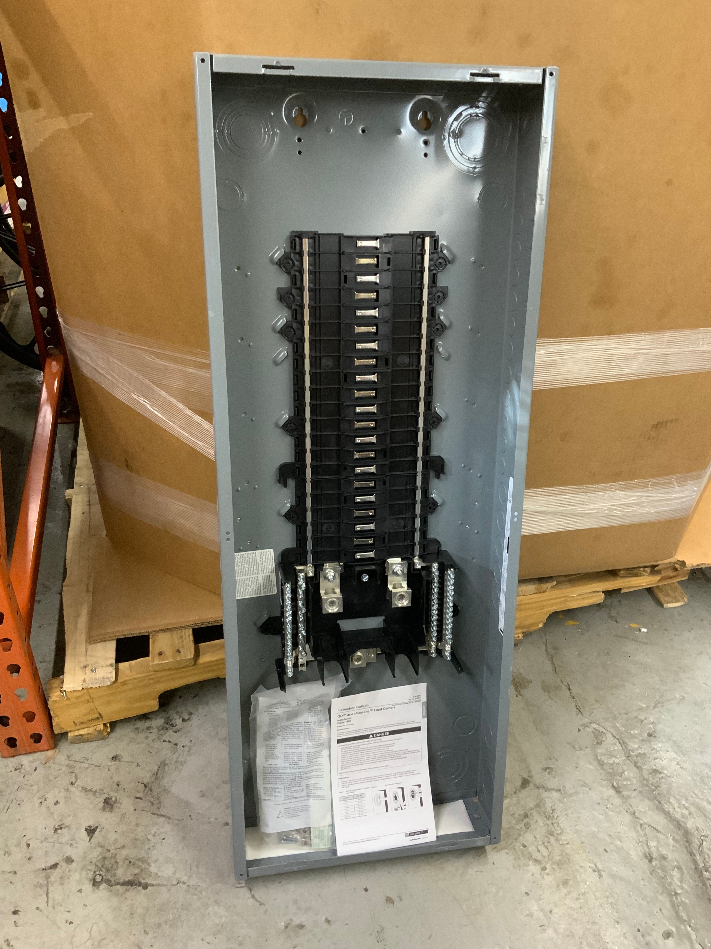 Square D - QO142L225PG 225-Amp 42-Space 42-Circuit Indoor Main Lug (8080844849390)